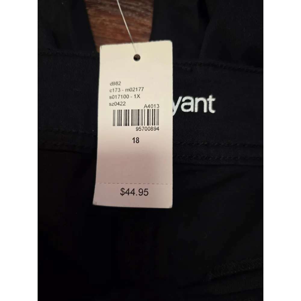 Lane Bryant Black Bermuda shorts size 18 NWT - Picture 4 of 4